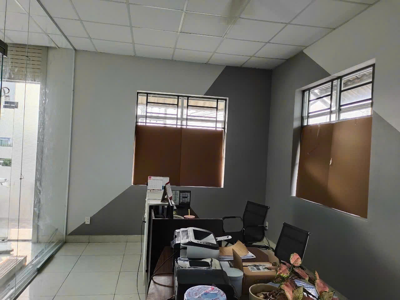 https://noithatngocthien.vn/san-pham/giay-dan-tuong/