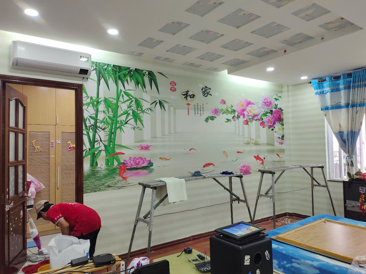 Giấy dán tường đường Nguyễn Thị Thập
